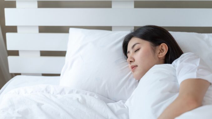 TIDUR YANG CUKUP MENJAGA KESEHATAN